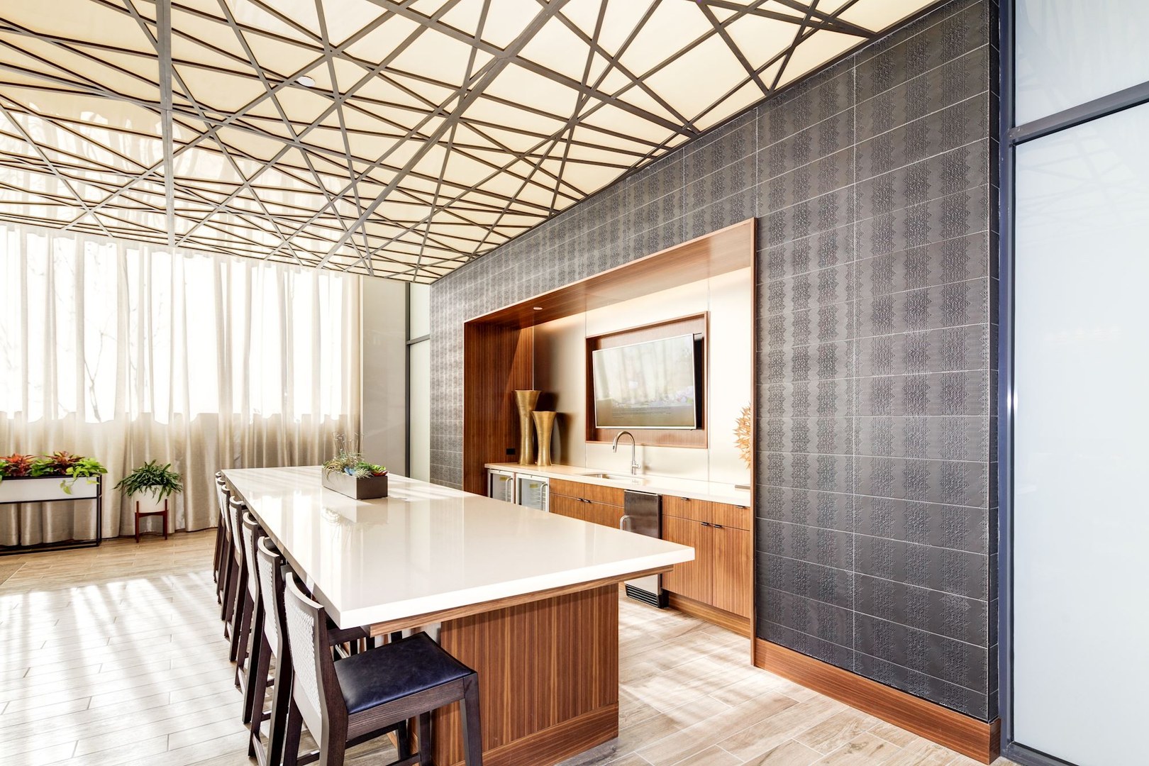 Versa_LuxuryApartmentCommunity_Clubroom_Merriweather_ColumbiaMD