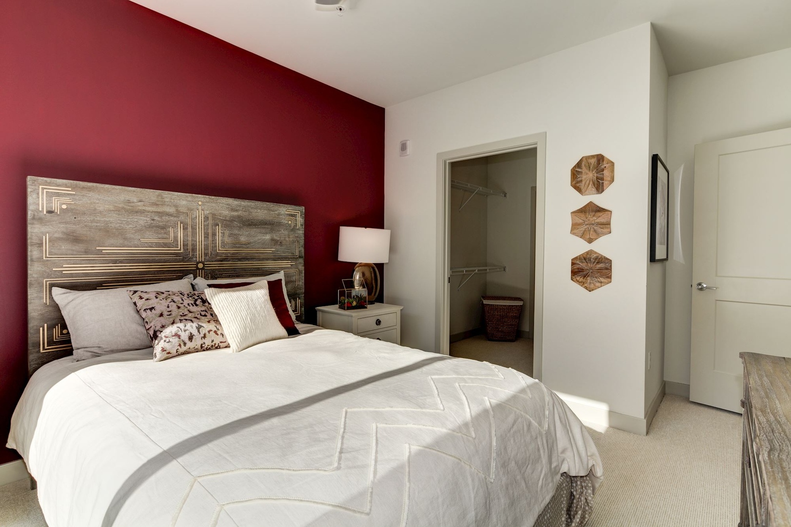 Versa_LuxuryApartmentCommunity_Bedroom_Merriweather_ColumbiaMD