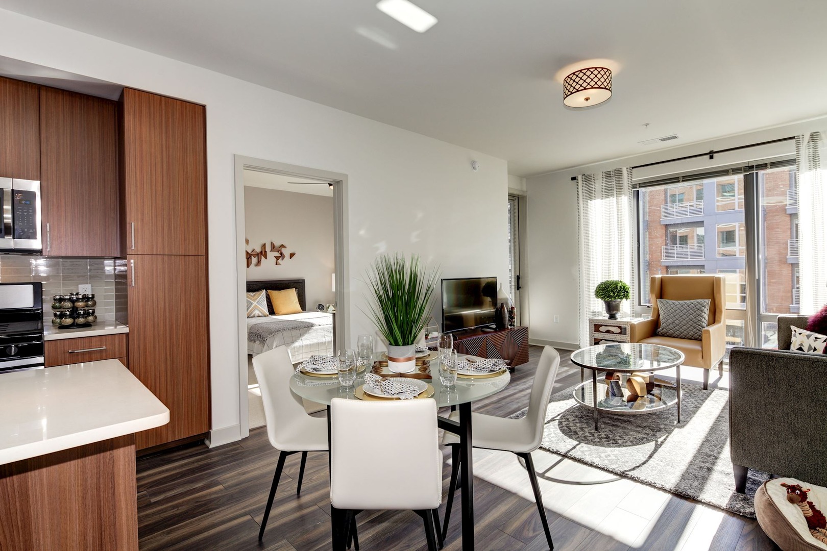 Versa_LuxuryApartmentCommunity_Dining_Merriweather_ColumbiaMD